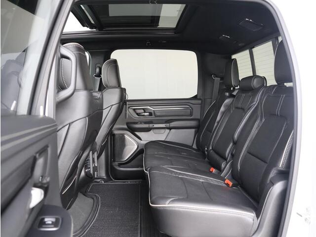 Dodge 1500 Ram 5.7 V8 4x4 Crew Cab Limited | Pano | elektrische treeplanken | 360 Camera |