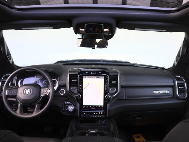 Dodge 1500 Ram 5.7 V8 4x4 Crew Cab Sport Night Edition | Elektrisch Sidebars | Pano-Dak | Groot Navi | eTorque |