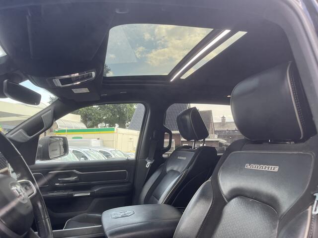 Dodge 1500 Ram 5.7 V8 4x4 Crew Cab Laramie Panoramadak , Luchtvering