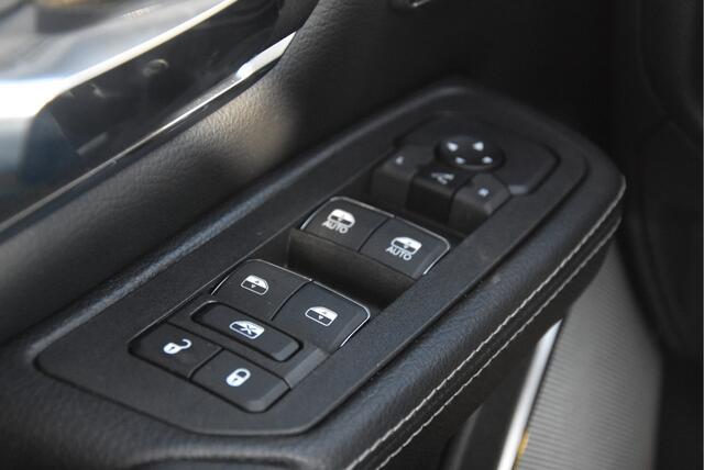 Dodge 1500 RAM 3.0L SST SO Laramie Black