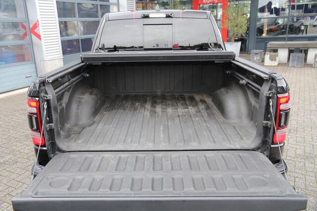 Dodge 1500 Ram 5.7 HEMI V8 400PK | Limited | Luchtvering | Headup | 3.5t trekgewicht | Vol!!