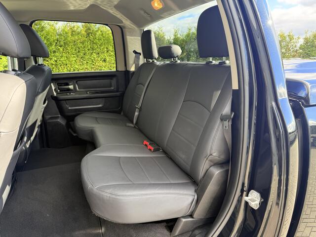 Dodge 1500 RAM 5.7 V8 CLASSIC NIGHT 4x4 / LEDER / BPM VRIJ / 1e EIG. / CAMERA / 6-PERS / NAVI / 3.5T TREKHAAK