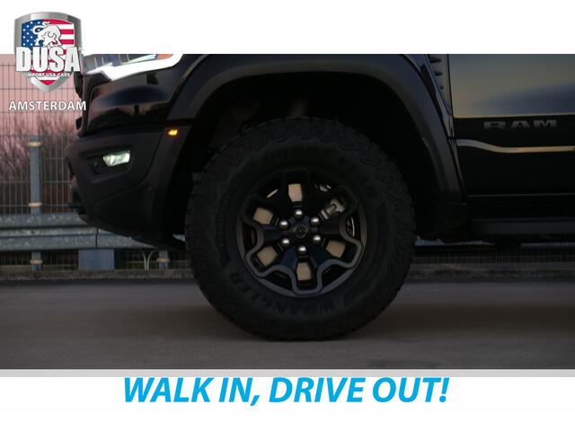 Dodge RAM PICKUP | RHO | 3.0L Twin-Turbo I-6 | 4x4 | Crew Cab TWIN-TURBO HIGH OUTPUT | Panoramadak | 14,4-inch Touchscreen | Passenger Display Meerprijs extra opties / Accessoires zoals Deksel, Backflip, Fenders, wraps, Stripings etc