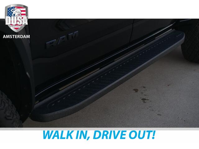 Dodge RAM PICKUP | RHO | 3.0L Twin-Turbo I-6 | 4x4 | Crew Cab TWIN-TURBO HIGH OUTPUT | Panoramadak | 14,4-inch Touchscreen | Passenger Display Meerprijs extra opties / Accessoires zoals Deksel, Backflip, Fenders, wraps, Stripings etc