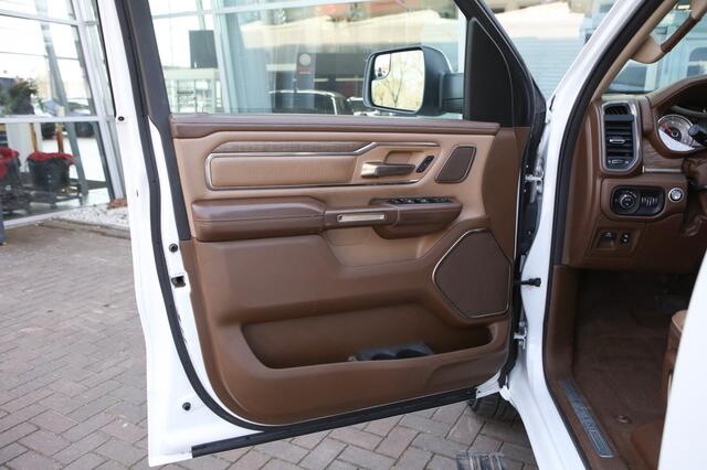 Dodge RAM PICKUP 5.7 V8 4x4 CC Longhorn. PANO, Guerrilla Exhaust