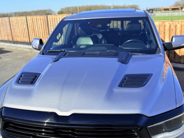 Dodge RAM PICKUP 5.7 V8 4x4 CC Laramie Night HEMI V8 401PK 360 pano Luchtvering!