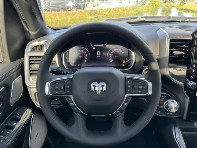 Dodge RAM PICKUP Laramie Night Premium Hurricane | H&K | Elektrische treeplanken