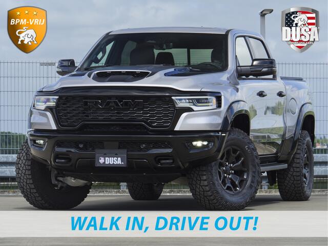 Dodge RAM PICKUP | RHO | 3.0L Twin-Turbo I6 | 4x4 | Crew Cab Night Edtion | Panoramadak | 14,4-inch Touchscreen | Passenger Display | Getoonde accessoires zijn verkrijgbaar tegen meerprijs