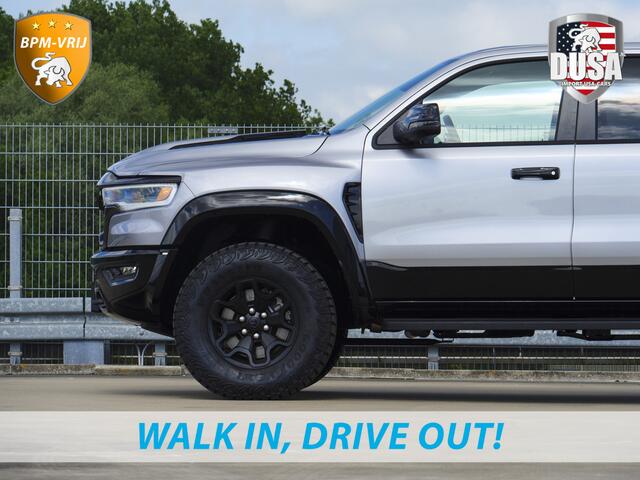 Dodge RAM PICKUP | RHO | 3.0L Twin-Turbo I6 | 4x4 | Crew Cab Night Edtion | Panoramadak | 14,4-inch Touchscreen | Passenger Display | Getoonde accessoires zijn verkrijgbaar tegen meerprijs