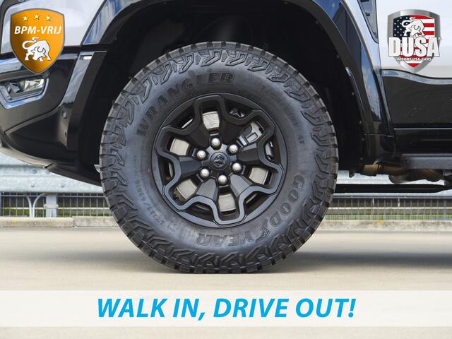 Dodge RAM PICKUP | RHO | 3.0L Twin-Turbo I6 | 4x4 | Crew Cab Night Edtion | Panoramadak | 14,4-inch Touchscreen | Passenger Display | Getoonde accessoires zijn verkrijgbaar tegen meerprijs