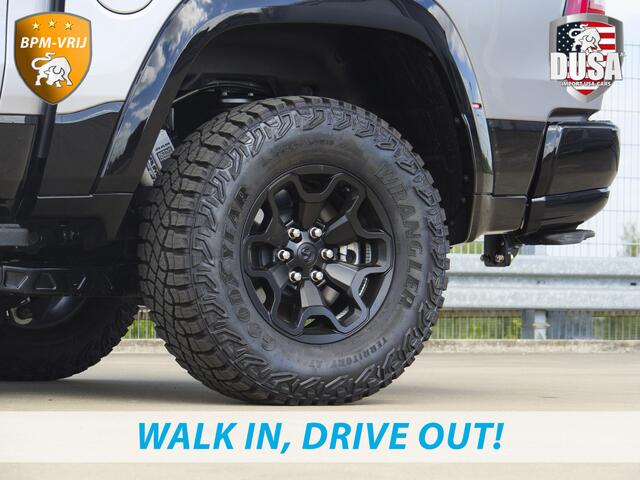 Dodge RAM PICKUP | RHO | 3.0L Twin-Turbo I6 | 4x4 | Crew Cab Night Edtion | Panoramadak | 14,4-inch Touchscreen | Passenger Display | Getoonde accessoires zijn verkrijgbaar tegen meerprijs