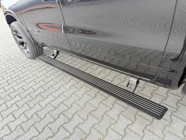 Dodge RAM PICKUP 5.7 HEMI V8 4x4 CC LIMITED PANO LUCHTV