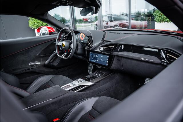 Ferrari 12Cilindri 6.5 V12 - Rosso Imola | Lift | Carbon Interior | Surround View | Electric Seats