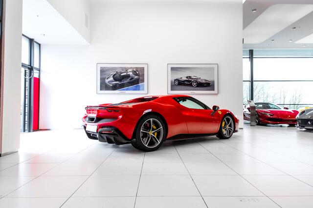 Ferrari 296 GTB ~Ferrari Munsterhuis~