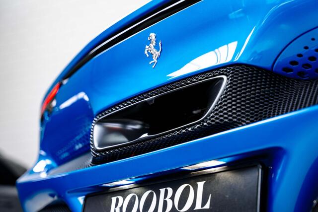 Ferrari 296 GTS 3.0 V6 Blue Corsa l Carbon | Lift