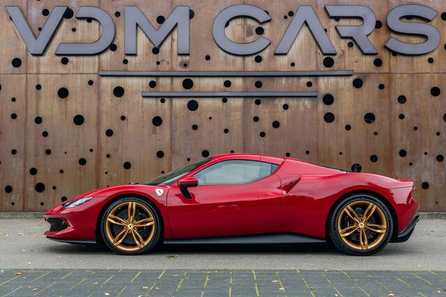 Ferrari 296 GTS 3.0 V6 | 1e Eigenaar | ACC | CarPlay | AFS | MyFerrari Connect | Daytona |