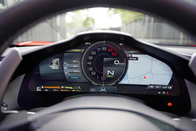 Ferrari 296 GTS 3.0 V6 F 1 Atelier Car Lifting