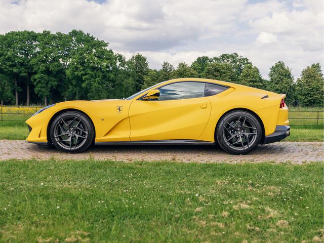 Ferrari 812 6.5 V12 Superfast, Giallo Opaco, Full Matte Carbon Exterior