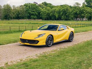 ferrari-812-6.5-v12-superfast,-gial