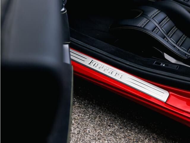 Ferrari F8 Spider 3.9 V8 F1 2007 Full Carbon Lift