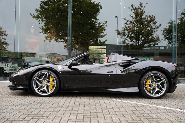 Ferrari F8 Spider 3.9 V8 HELE Cuoio Interior 18 D.Km