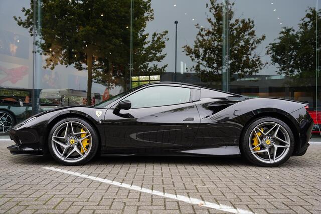 Ferrari F8 Spider 3.9 V8 HELE Cuoio Interior 18 D.Km