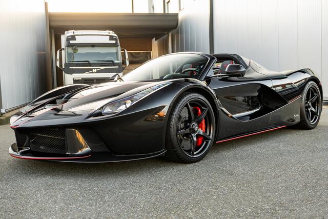 Ferrari LaFerrari Aperta V12 - Nero Daytona - Delivery kilometers