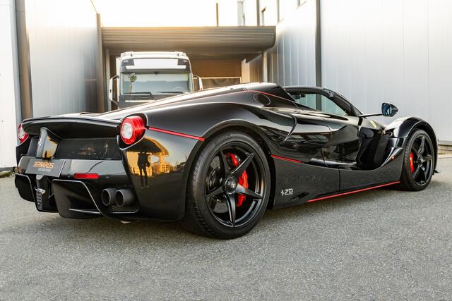 Ferrari LaFerrari Aperta V12 - Nero Daytona - Delivery kilometers
