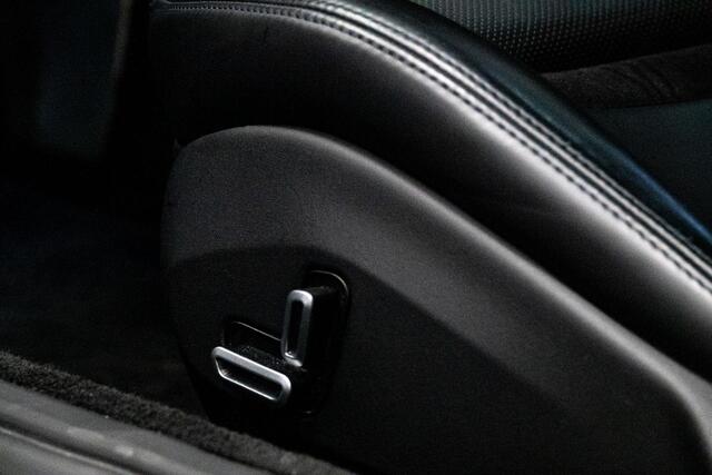 Ferrari Roma 3.9 V8 HELE *2 Jaar Ferrari-Power Garantie / Keramisch / Passenger-Display / Full ADAS / Surround-View / JBL*