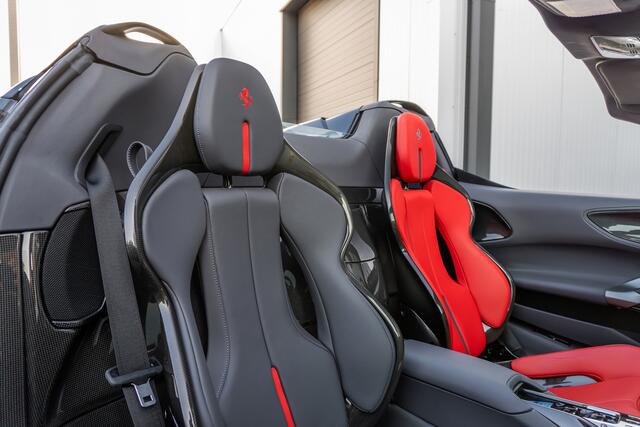 Ferrari SF90 Spider - Blu Montreal - Atelier