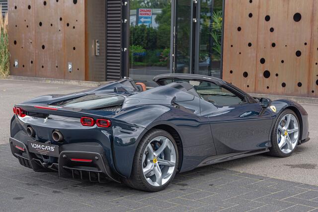 Ferrari SF90 Spider 4.0 V8 | CARBON (12x) | CarPlay | Lift | AFS | Two-Tone |