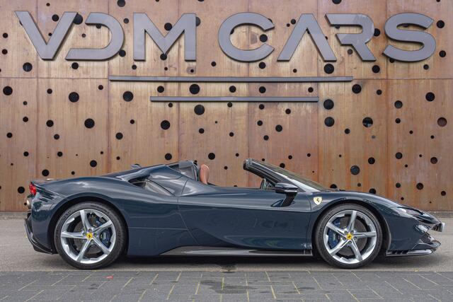 Ferrari SF90 Spider 4.0 V8 | CARBON (12x) | CarPlay | Lift | AFS | Two-Tone |