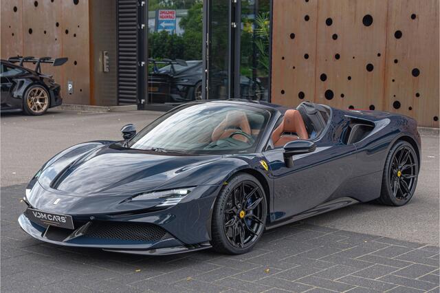 Ferrari SF90 Spider 4.0 V8 | CARBON (12x) | CarPlay | Lift | AFS | Two-Tone |