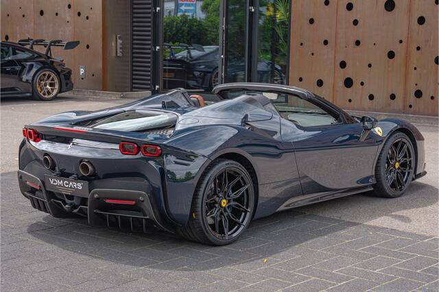Ferrari SF90 Spider 4.0 V8 | CARBON (12x) | CarPlay | Lift | AFS | Two-Tone |