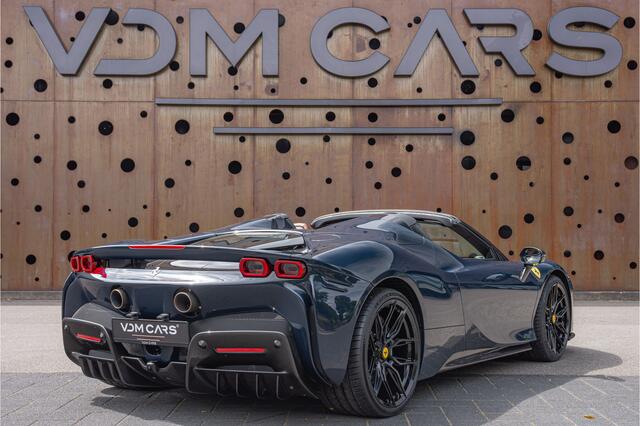 Ferrari SF90 Spider 4.0 V8 | CARBON (12x) | CarPlay | Lift | AFS | Two-Tone |