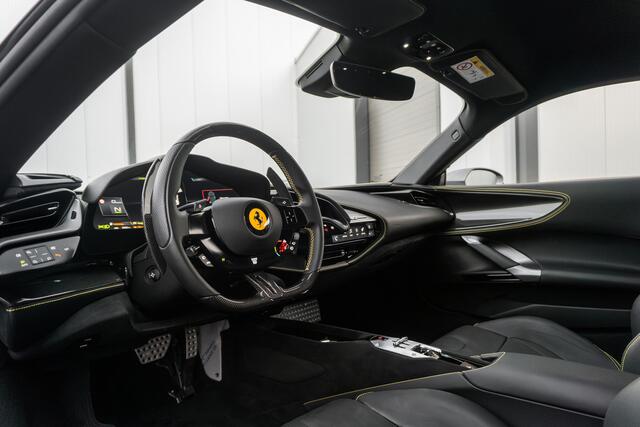 Ferrari SF90 Stradale V8 - Grigio Silverstone - Lift - CarPlay - Titanium