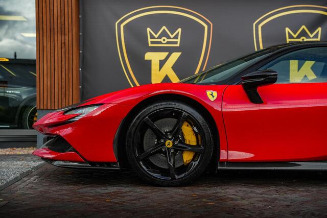 Ferrari SF90 Stradale 4.0 V8 Assetto Fiorano Fiorano Pack Carbon Fibre Daytona Racing Seats