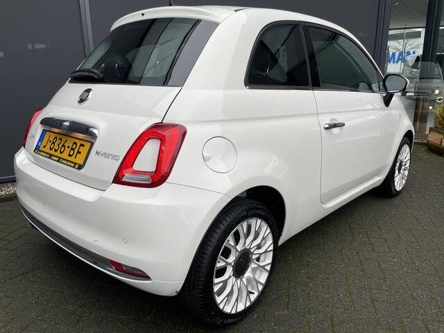 Fiat 500 1.0 Hybrid Star Mistlampen - Licht metalen velgen 16inch - parkeersensoren achter - Lederen stuurwiel - panoramadak - Cruise control - radio - navigatie - Airco - Bluetooth