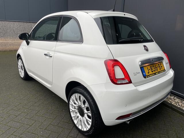 Fiat 500 1.0 Hybrid Star Mistlampen - Licht metalen velgen 16inch - parkeersensoren achter - Lederen stuurwiel - panoramadak - Cruise control - radio - navigatie - Airco - Bluetooth