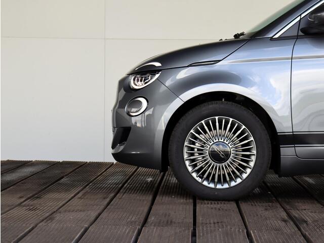 Fiat 500 Icon 42 kWh | Navigatie | PDC |