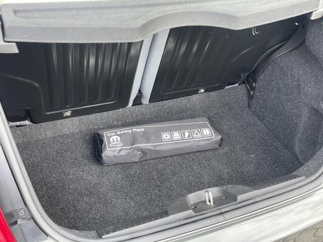 Fiat 500 1.0 Hybrid Lounge | Navigatie via Apple Car Play