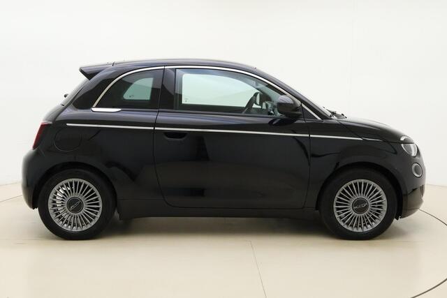 Fiat 500 Urban 42 kWh 118pk | Climate Control | Lichtmetalen Velgen | Cruise Control | Apple Carplay - Android Auto | Lage Kilometerstand | DAB Radio