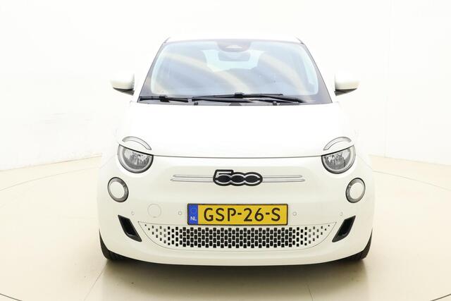 Fiat 500 Urban 42 kWh Camera | Stoelverwarming | Keyless | Navigatie via Carplay | Parkeersensoren voor en achter | Geen kilometers