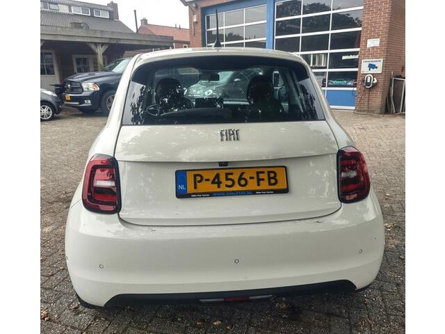 Fiat 500 E-42KW-Sneladen - Adaptieve CruiseContr- Met korting