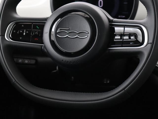 Fiat 500 Icon 42 kWh | Stoelverwarming | Camera | Carplay | Full LED | Navigatie | Dodehoek detectie | Climate control | Cruise control | Keyless | DAB