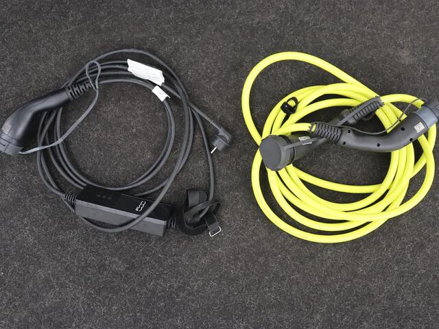 Fiat 500 Icon 42 kWh | Stoelverwarming | Camera | Carplay | Full LED | Navigatie | Dodehoek detectie | Climate control | Cruise control | Keyless | DAB