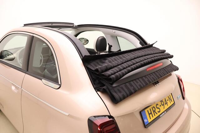 Fiat 500C La Prima 42 kWh Cabriolet | Navigatie | Stoelverwarming | Camera | Lichtmetalen velgen | Parkeersensoren voor en achter | Cruise control