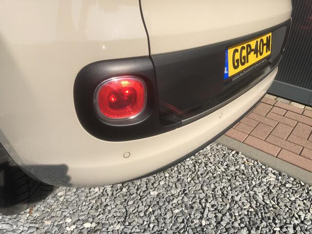 Fiat 500L Living 1.4 T-Jet 120pk Lounge Panoramadak 5-drs