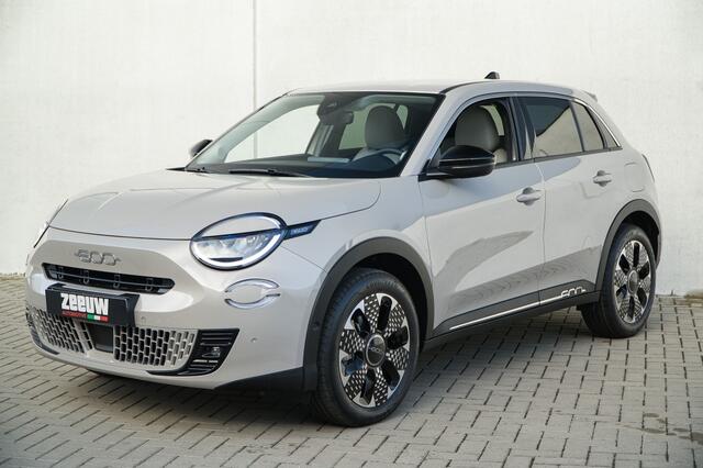 Fiat 600 1.2 Hybrid 136 PK La Prima | Navi | Camera | Carplay