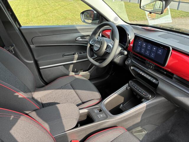 Fiat 600 600e RED 54 kWh | Climate control | Apple Carplay/Android Auto | Parkpilot | Cruise control | Keyless start | Volledig Digitaal instrumentenpaneel